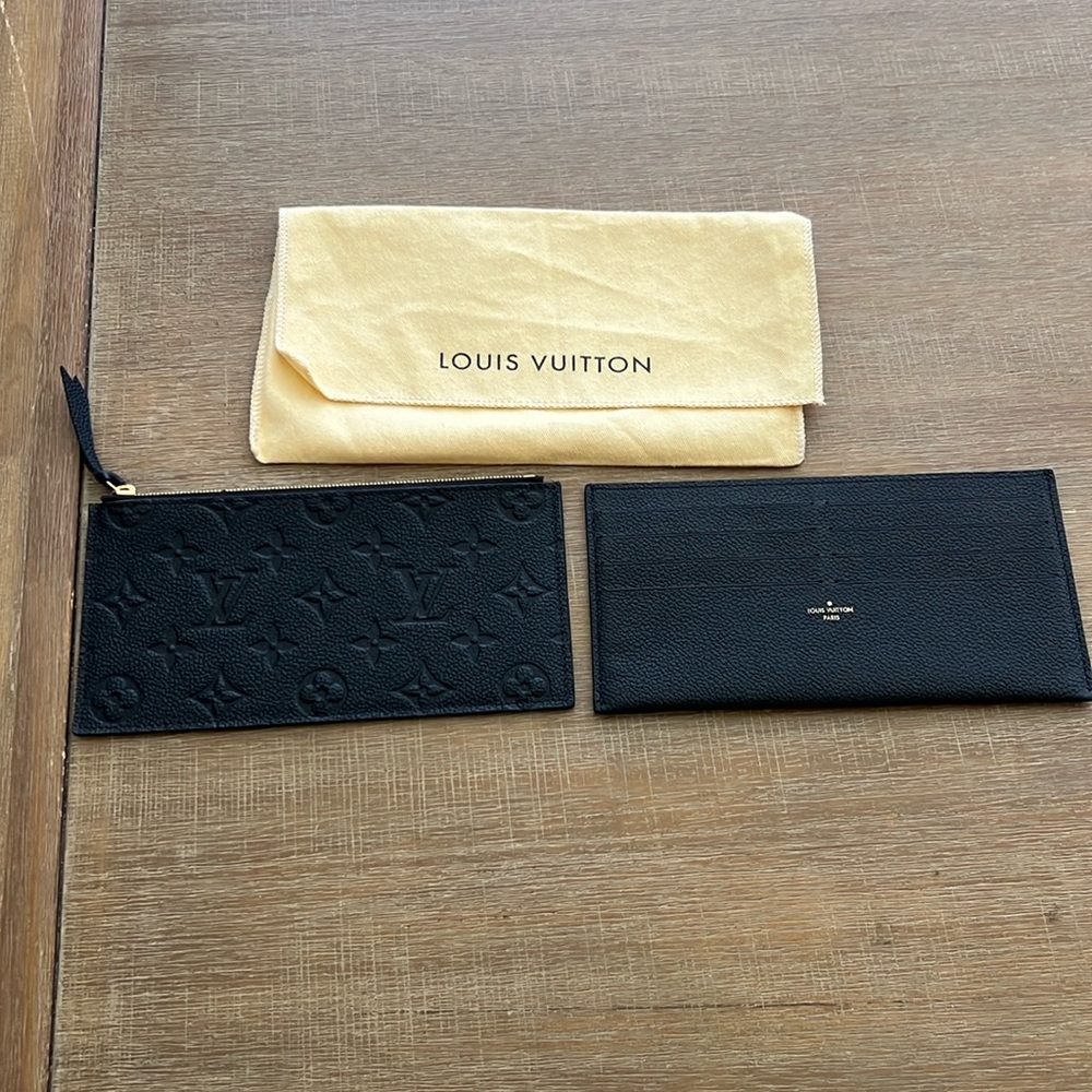 Authentic Louis Vuitton Black Felicie Pochette Zippered Insert. Black Leather.